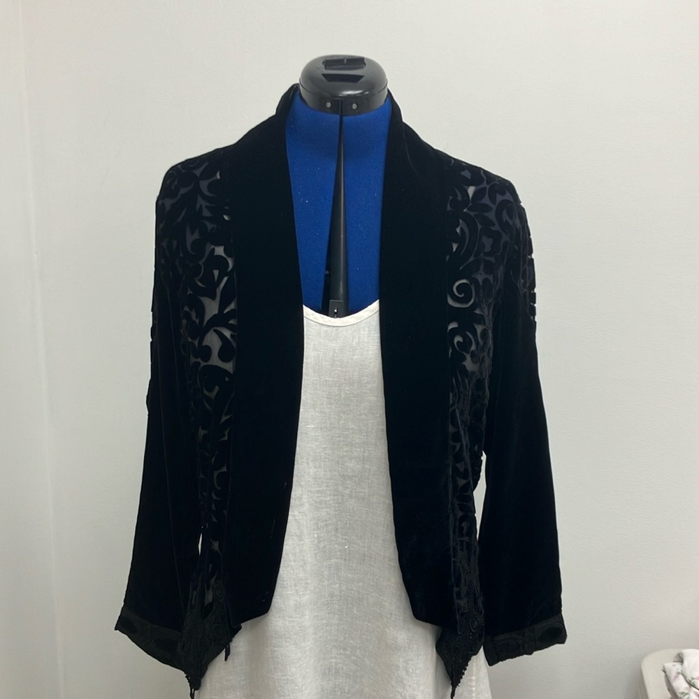 Elegant Black Velvet Women's Jacket